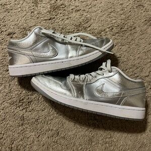 Nike Metallic Silver Low-Top Shoes Air Jordan